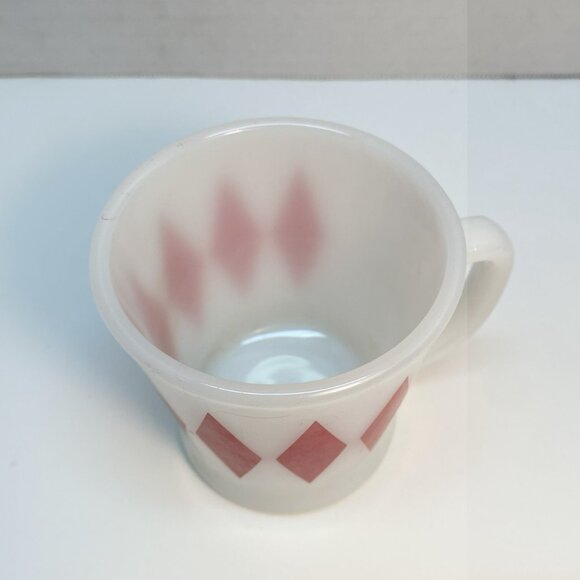 Fire King Anchor Hocking Mug 8 oz Vintage Milk Glass Red Diamonds / Harlequin - Picture 2 of 4